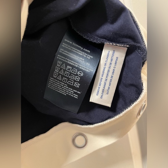 NWT Tommy Hilfiger Navy Sleeveless Top with white grommet detail, women’s size M - Picture 7 of 8